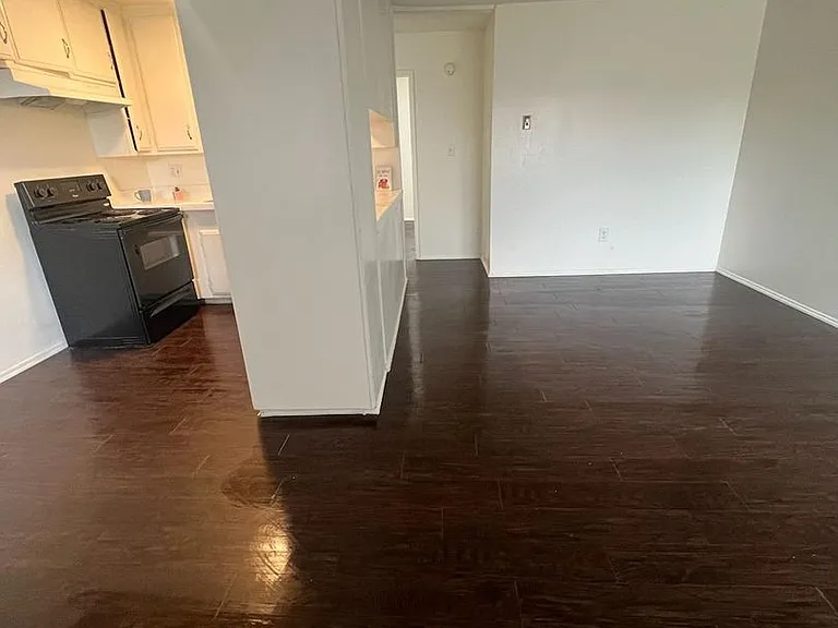 508 S Victoria Ave — Photo 9