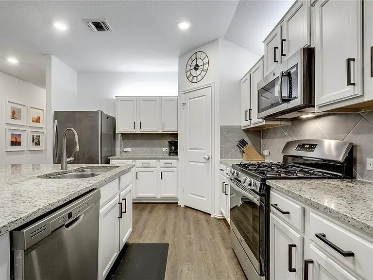 15400 Summer Ray Dr — Photo 9