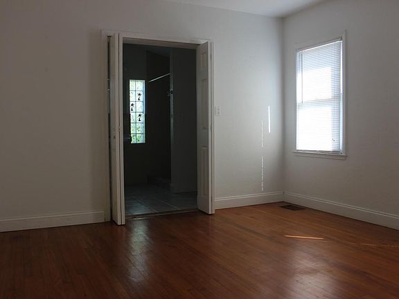 5th image of 15822 Redington Dr