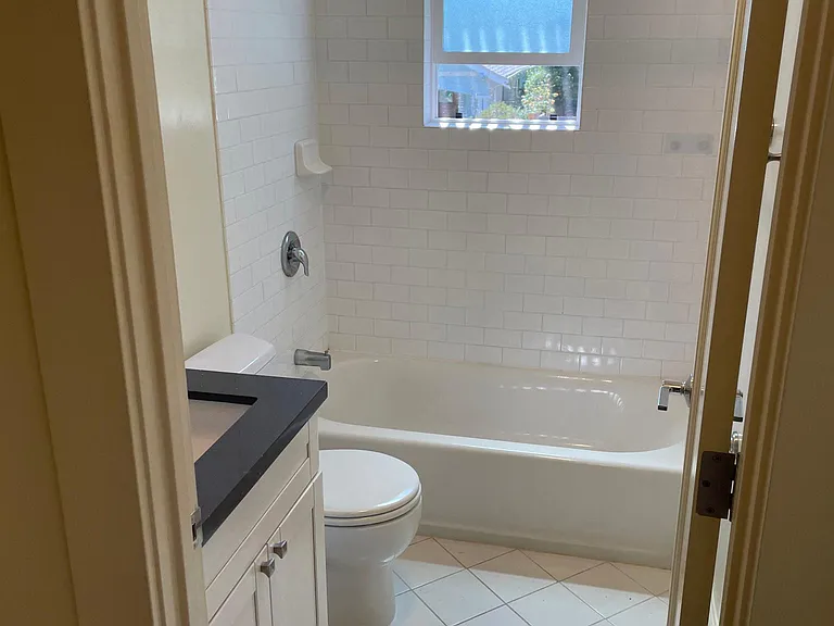 1525 Spruce St #22 — Photo 16