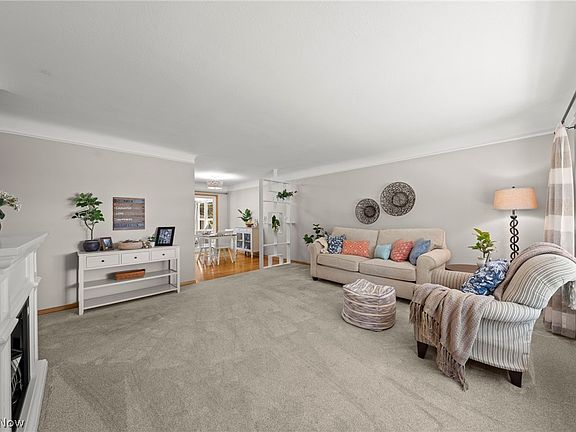 3rd image of 10890 Tiffany Ln