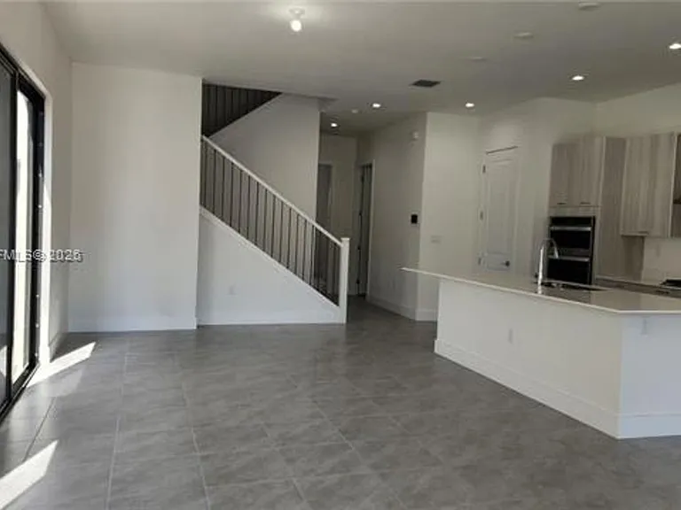 8119 NW 42nd St — Photo 5