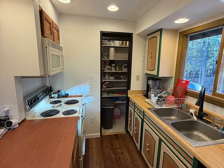 550 Peak View Dr — Photo 13