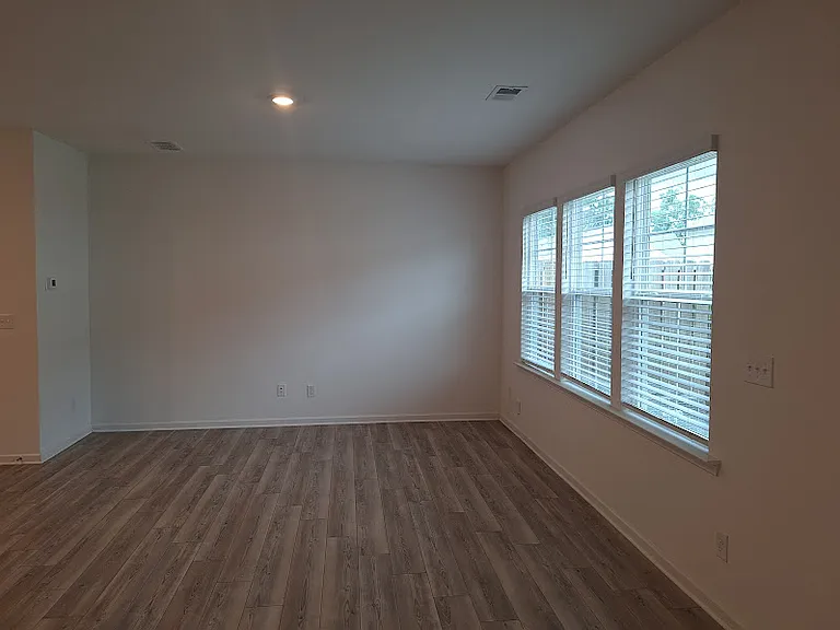 2034 Hickman Walk #2034 — Photo 5