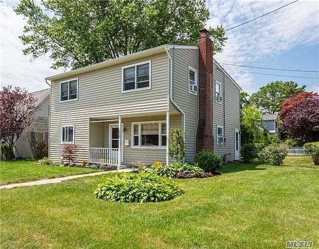 1st image of 202 Center Bay Dr