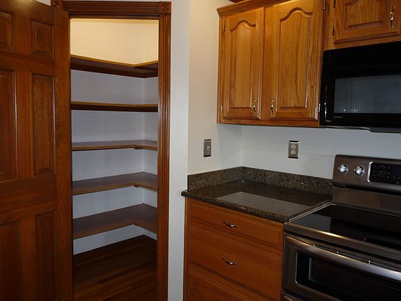5th image of 1280 Kingsway Dr