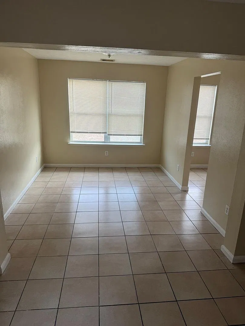 Beautiful 4/2.5/2 Off Hardy Toll and Richey Rd — Photo 4