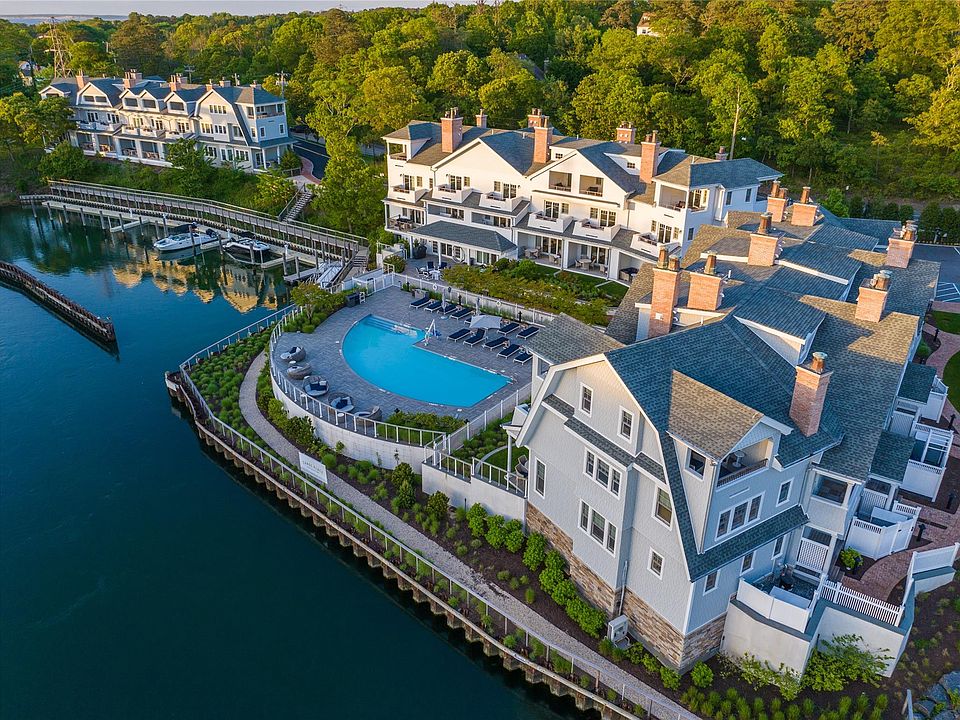 1st image of 15 Old Boathouse Lane S