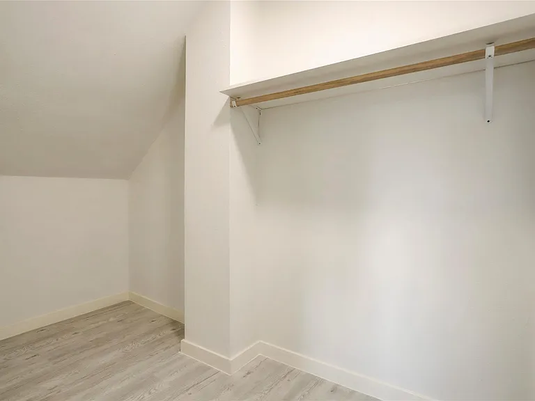 7926 Windy Creek Dr — Photo 38
