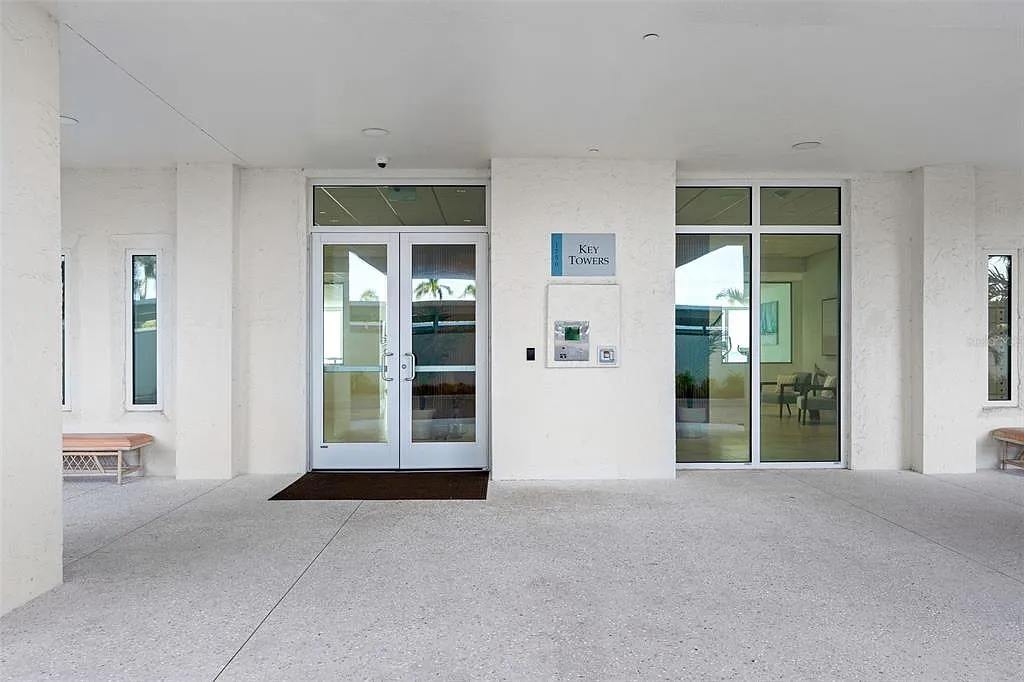 2 bed, 2.0 bath, 1403 sqft, $6,500 — Photo 2