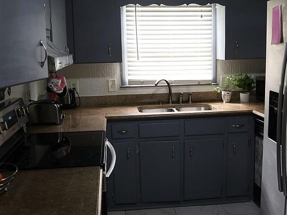 5th image of 2134 & B Lynngate Dr #A