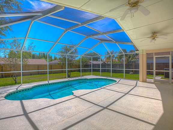 3rd image of 10416 Sedgebrook Dr