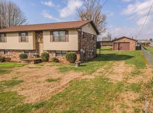 3828 Halifax Cir, Morristown, TN 37813