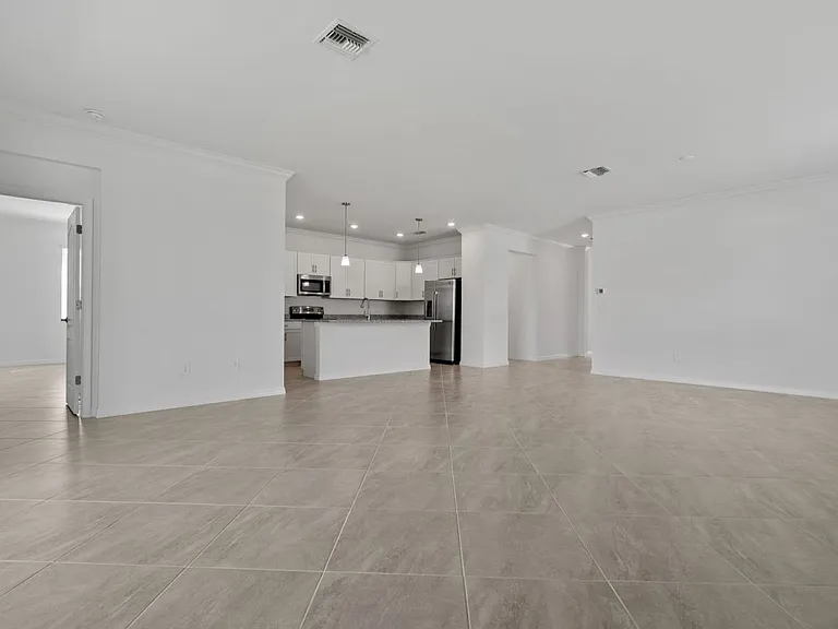 4363 Lemongrass Dr — Photo 10