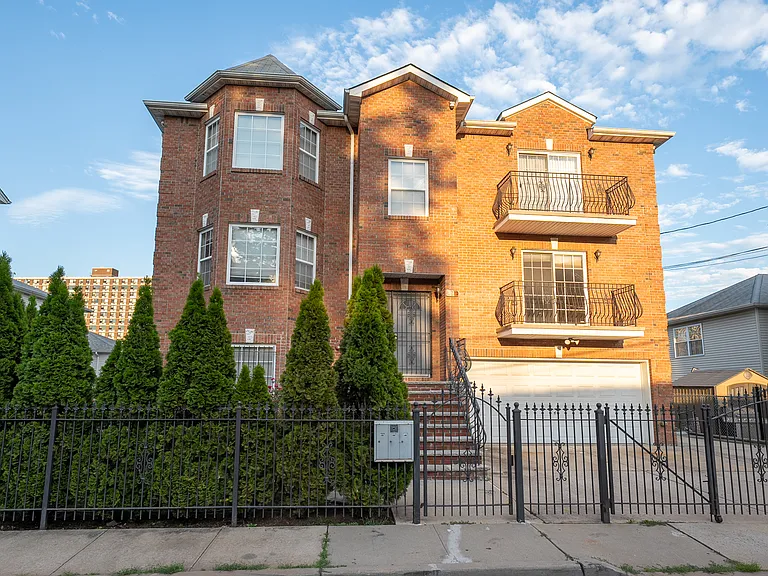 5-9 Marion Pl #3 — Photo 31