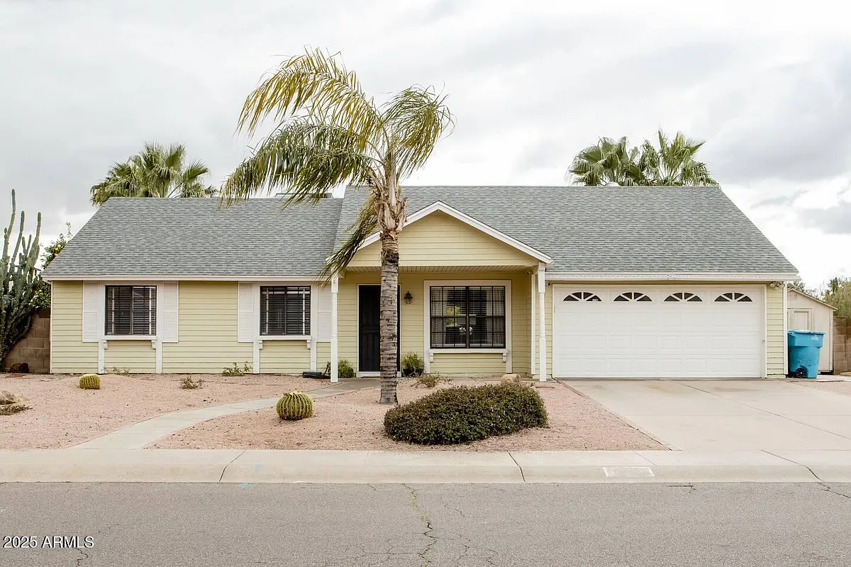 Building Photo - 6533 E Grandview Dr