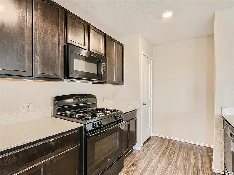317 Blue Crow Ln — Photo 10