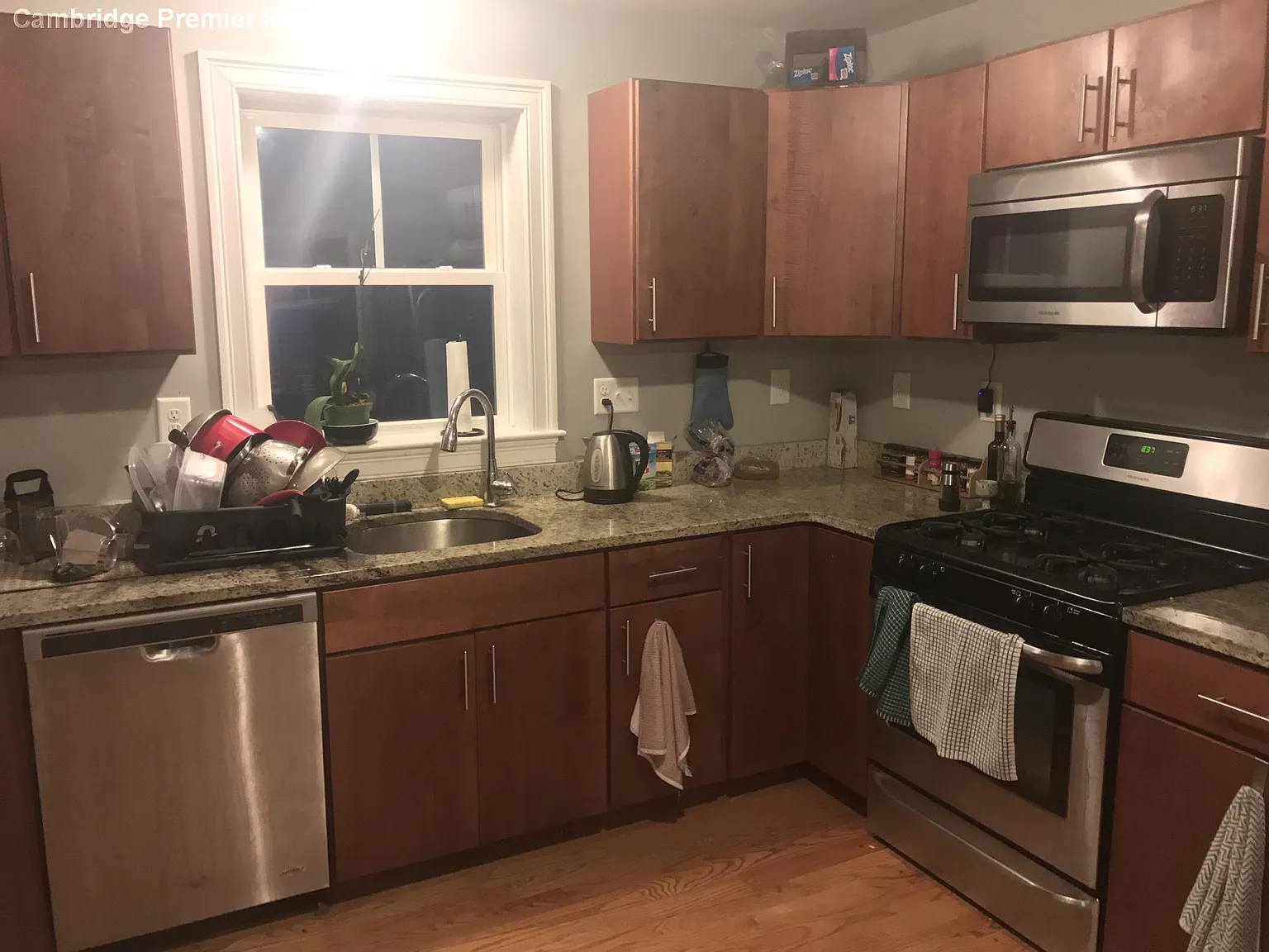 5 bed, 2200 sqft, $7,500 — Photo 1