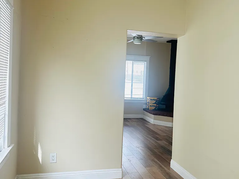 3921 E Livingston Dr #12 — Photo 3