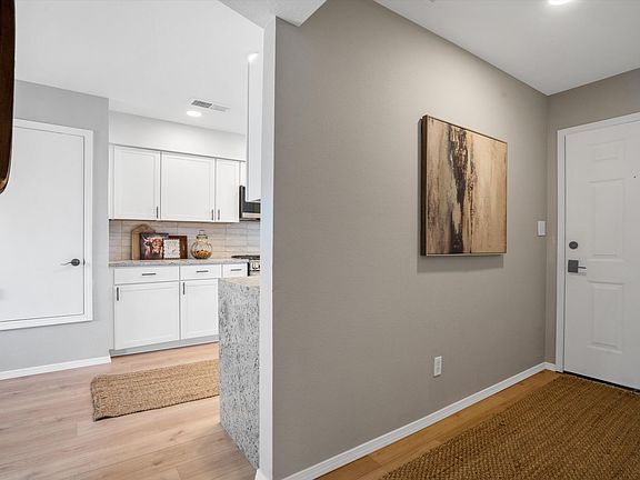 4th image of 253 Lisanne Ct SE