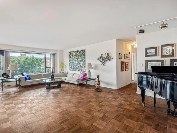 166-25 Powells Cove Blvd #6C, Queens, NY 11357