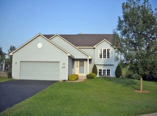 2176 McAfee Cir N, Maplewood, MN 55109