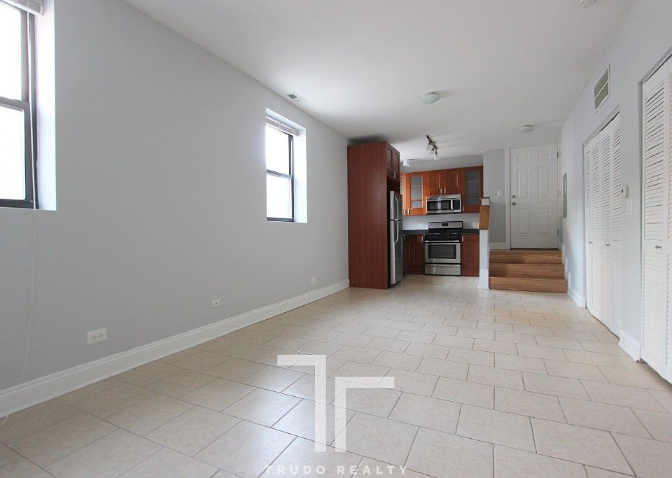 1st image of 7526 N Seeley Ave #7528304