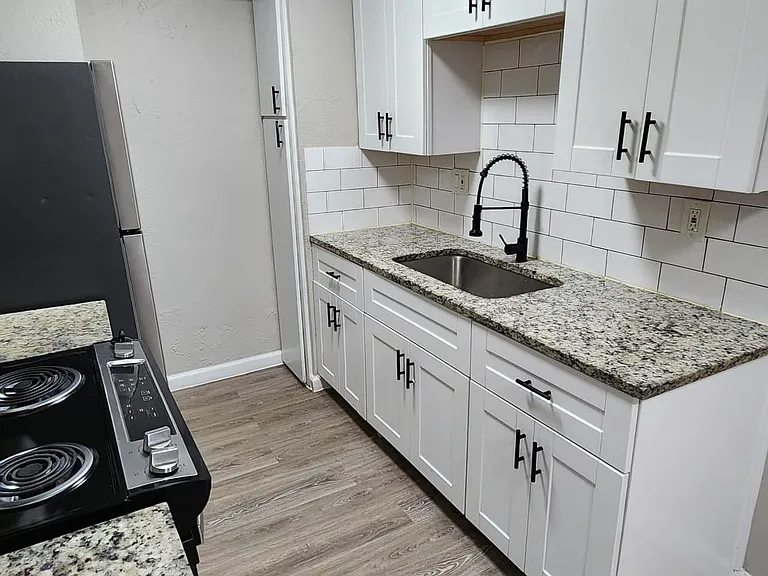 2750 E Ledbetter Dr #1 — Photo 11