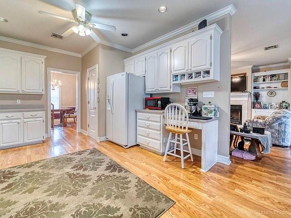 3rd image of 4534 Sheryl Ln