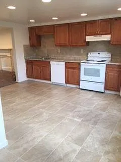 1 bed, 700 sqft, $925 — Photo 2