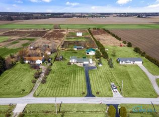 6552 Holcomb Rd, Pemberville, OH 43450