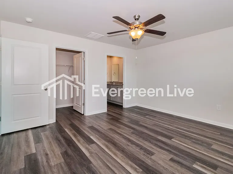 2224 Courtina Way — Photo 9