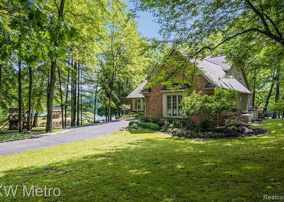 3120 Pond Rd, Leonard, MI 48367 MLS 20230052987 Zillow