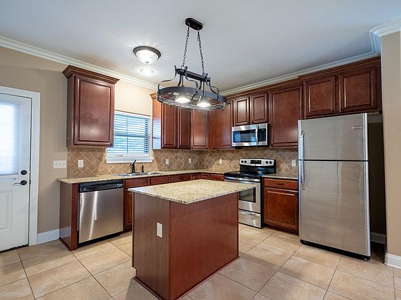 3rd image of 1500 Lacadie Dr APT P
