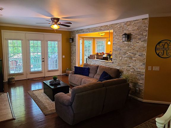 4th image of 7748 Oyster Bay Ln