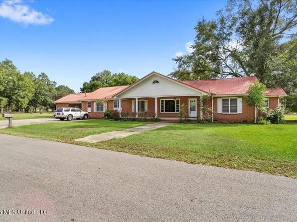 140 Myrtle St, Taylorsville, MS 39168