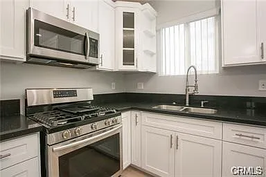 614 W 85th St #1/2 — Photo 10