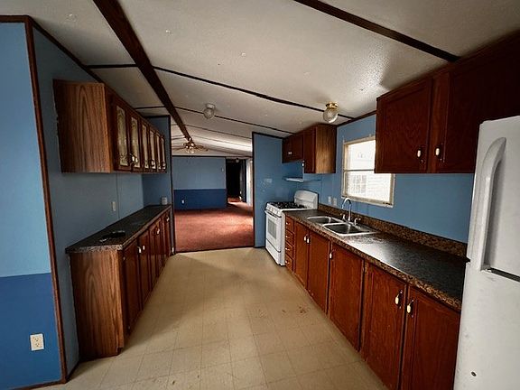 4th image of 152 Everette Ln