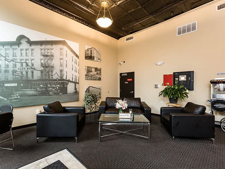 Lahr Apartments — Photo 9