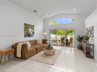 3439 SW 51st St, Fort Lauderdale, FL 33312