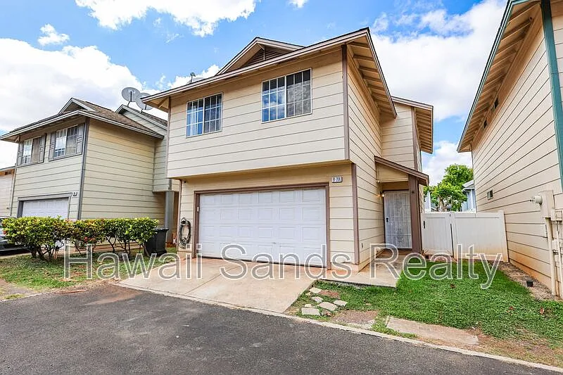 3 bed, 3.0 bath, 1268 sqft, $3,800 — Photo 1