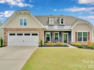 379 Kentmere Ln, Lake Wylie, SC 29710