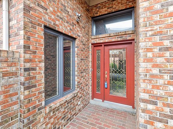 3rd image of 2053 Sussex Pl