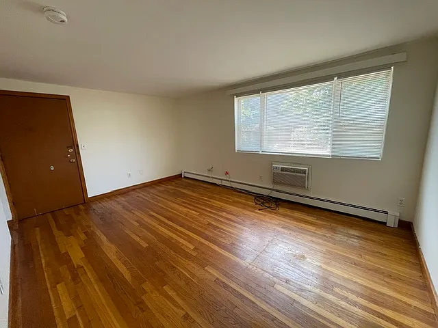 80 Sea St #3 — Photo 4
