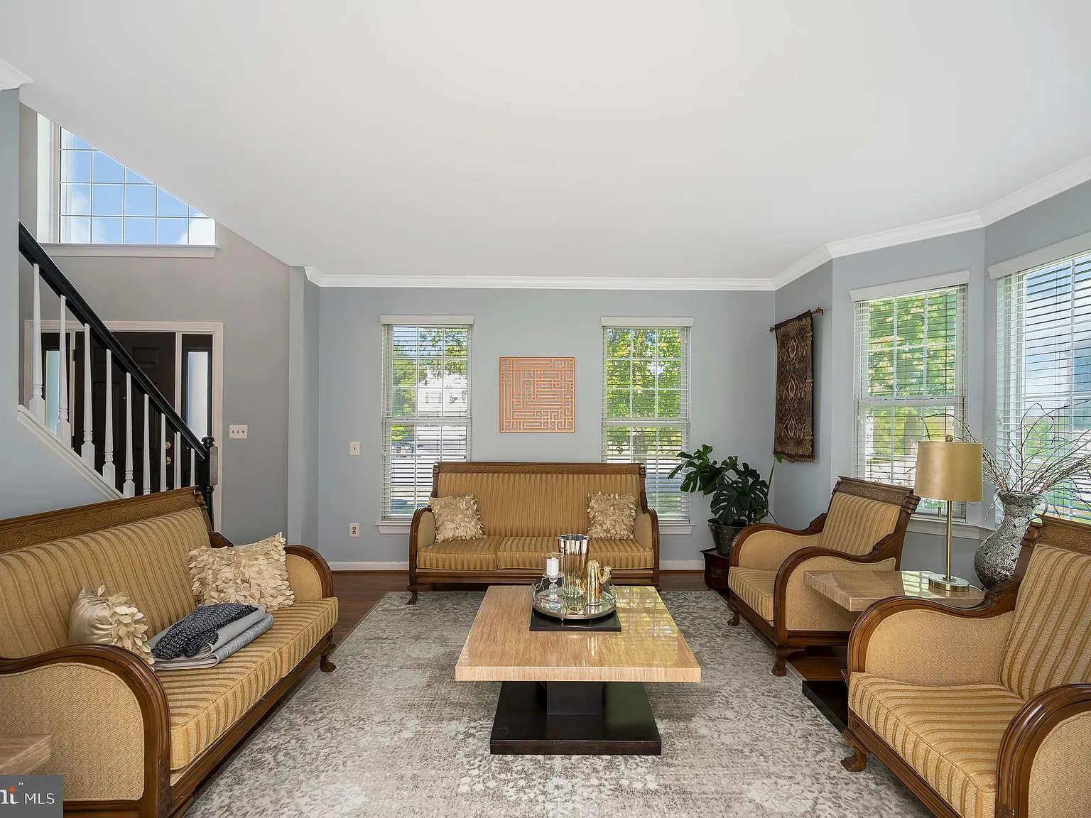 6 bed, 3.5 bath, 4064 sqft, $3,900 — Photo 3