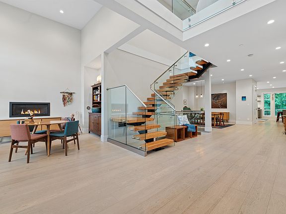 2nd image of 3404 Mamquam Rd