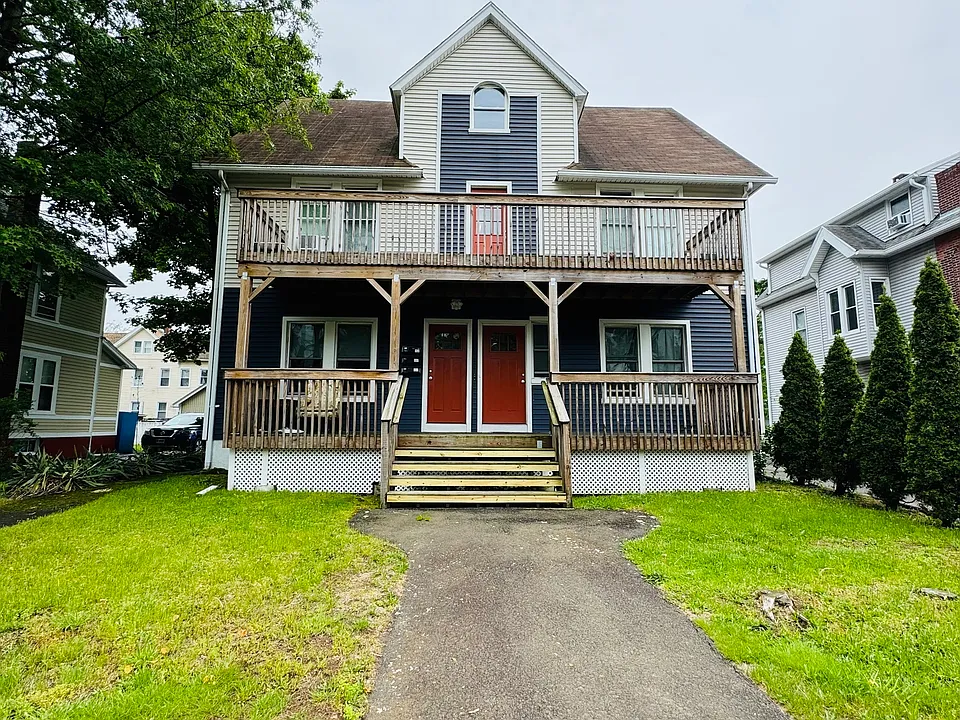 72 Main St #1