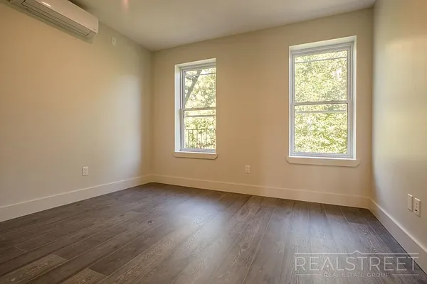 Rented by Real Street Inc | media 6