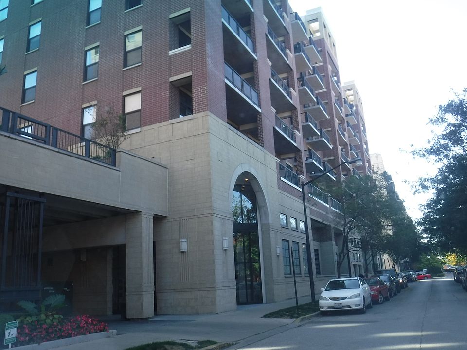 1st image of 833 W 15th Pl Unit 607
