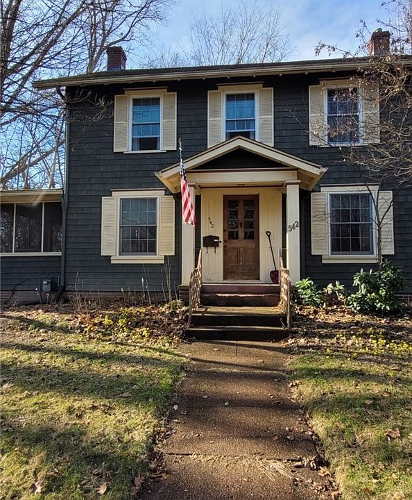 1st image of 542 Pioneer St